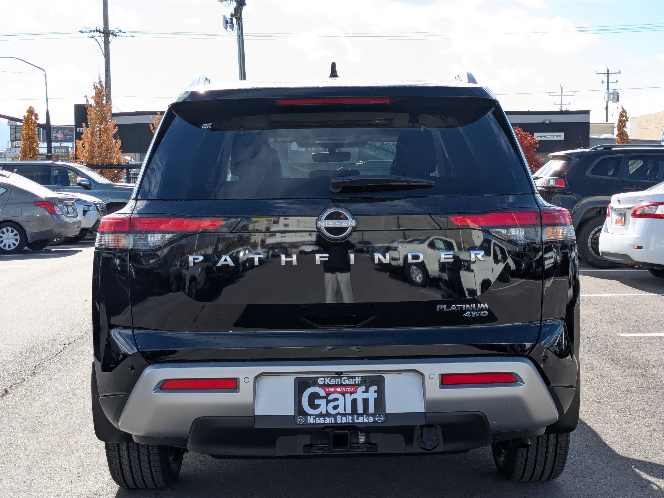 2025 Nissan Pathfinder Platinum photo 4