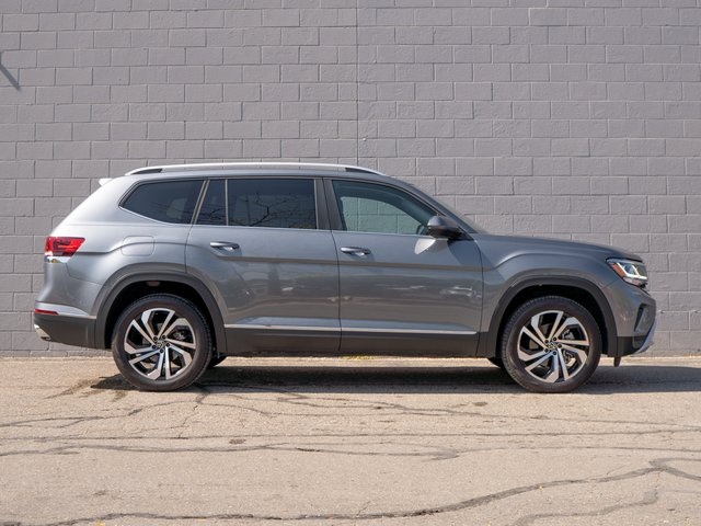 2023 Volkswagen Atlas SEL photo 8