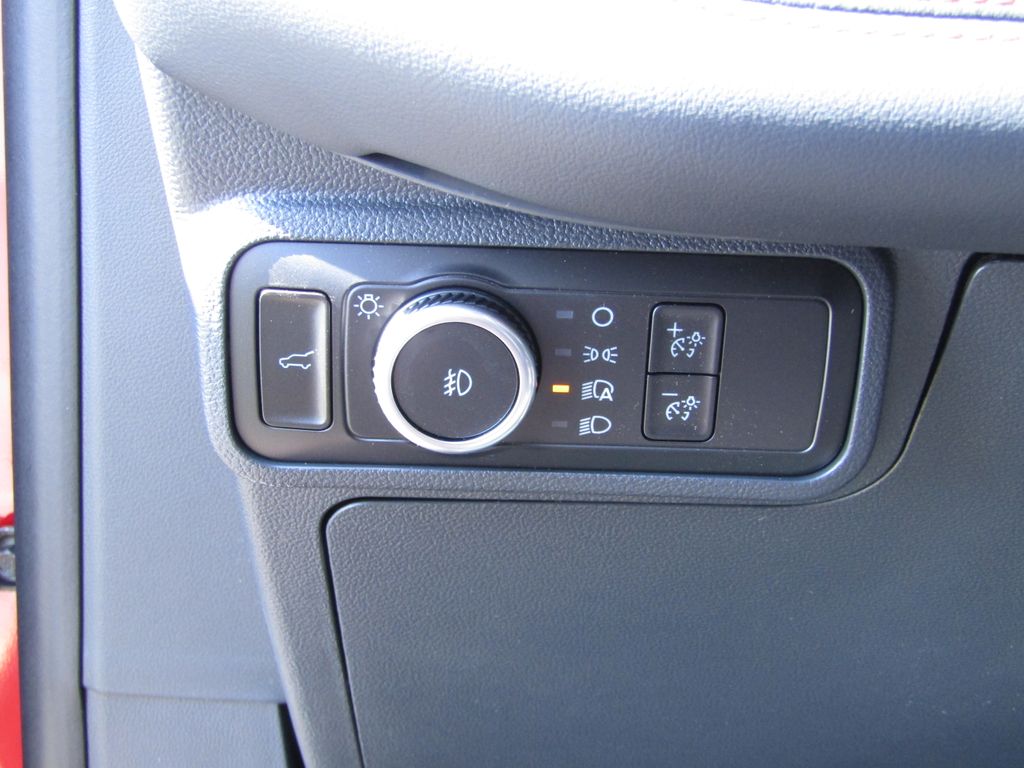 2025 Ford Explorer ST photo 11