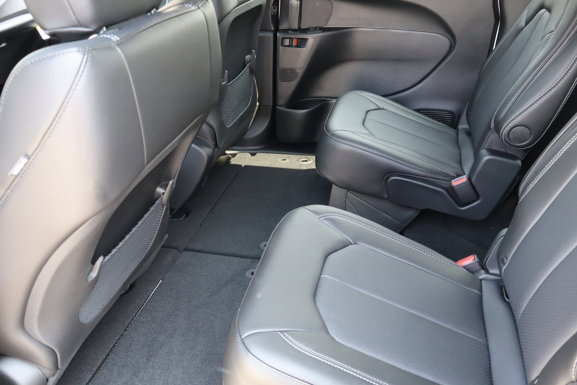 2025 Chrysler Voyager LX photo 21