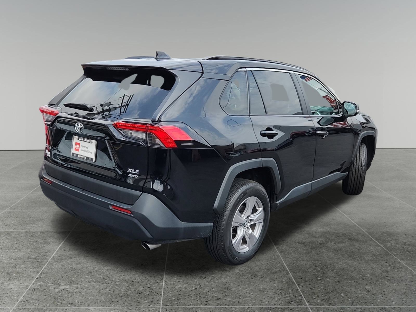 2025 Toyota RAV4 XLE photo 7