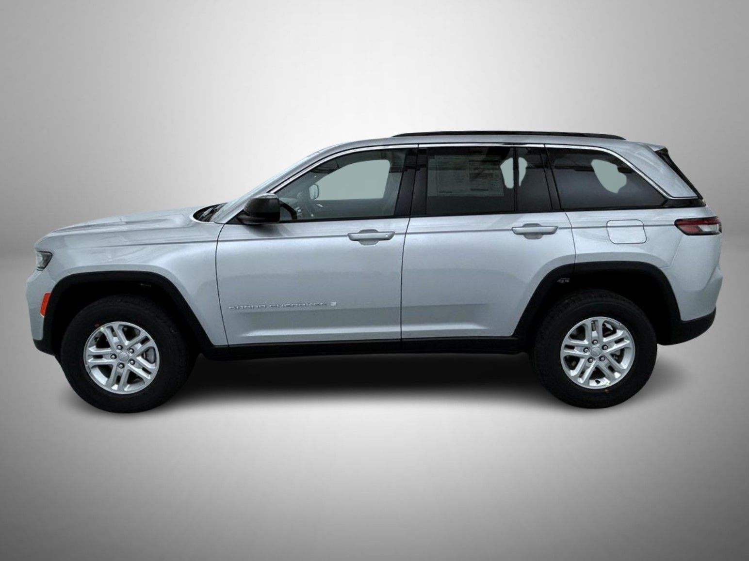 2025 Jeep Grand Cherokee Laredo photo 8