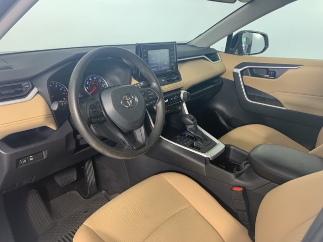 2022 Toyota RAV4 LE photo 12
