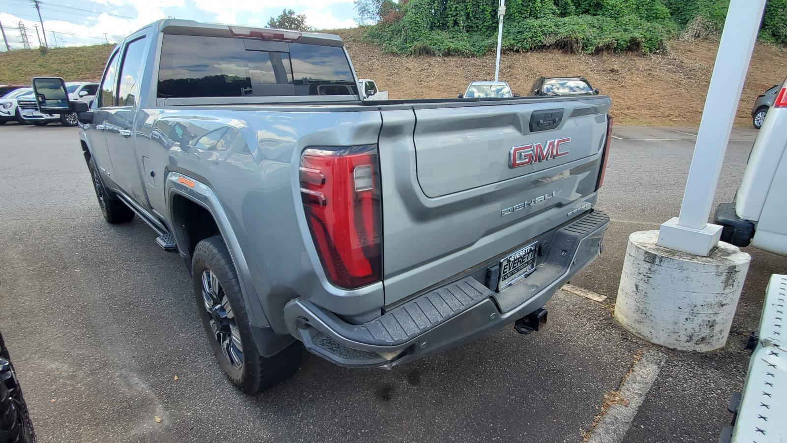 2024 Gmc Sierra 2500 HD Denali photo 8