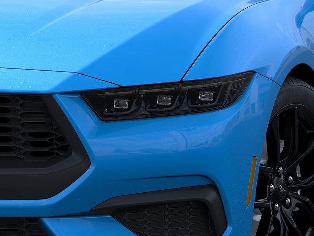 2025 Ford Mustang EcoBoost Premium photo 17