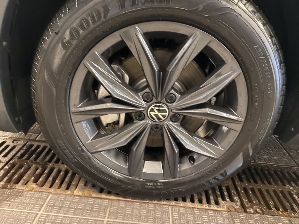 2024 Volkswagen Tiguan SE Wolfsburg Edition photo 4