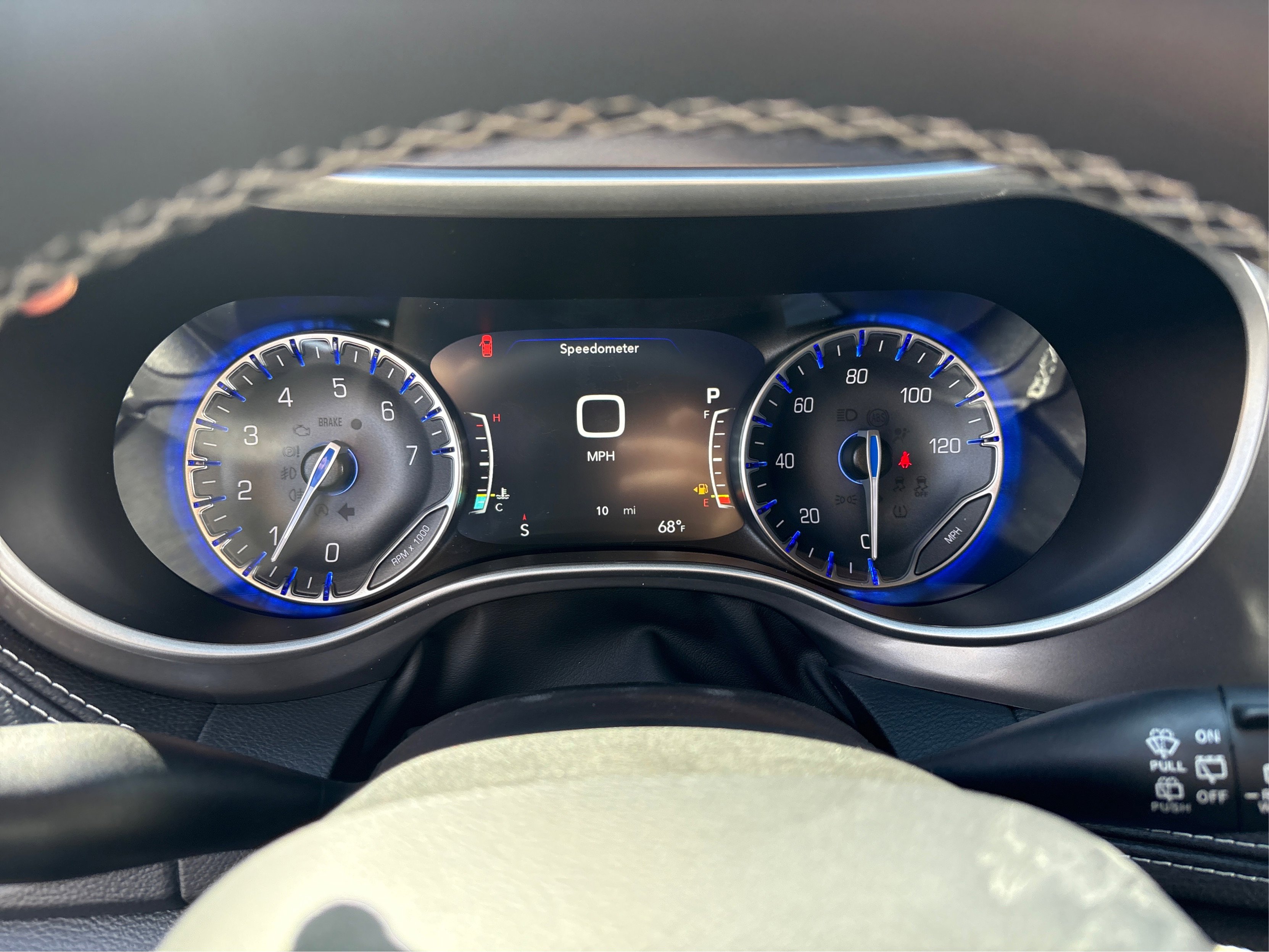 2026 Chrysler Pacifica photo 11