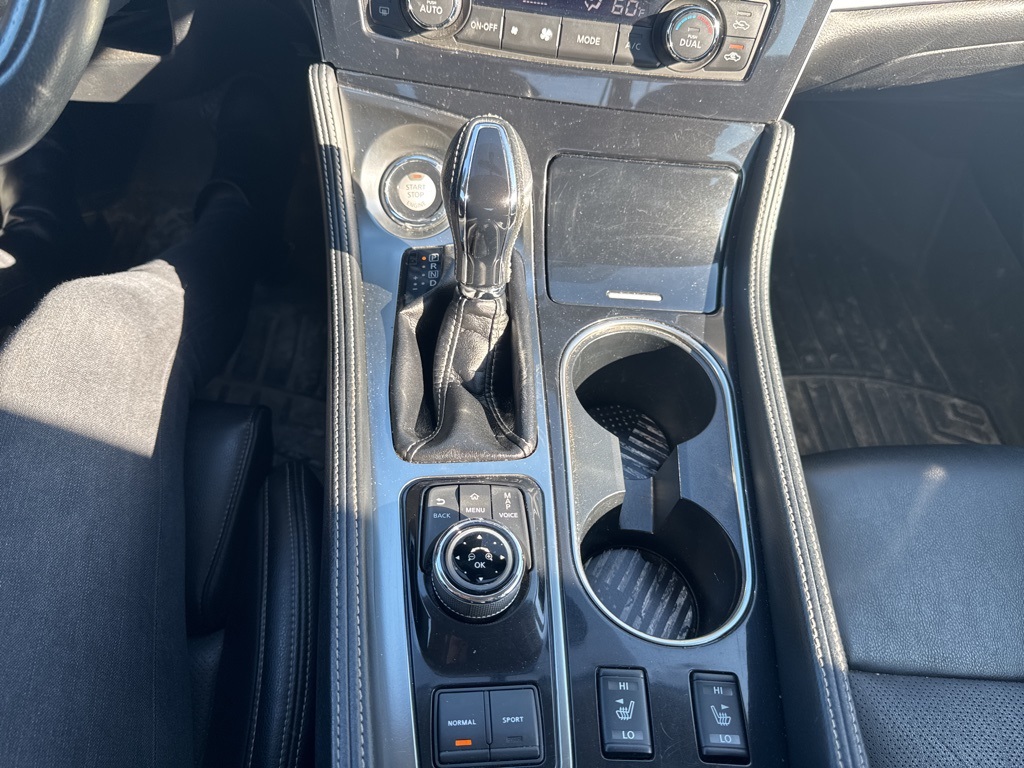 2018 Nissan Maxima SV photo 24