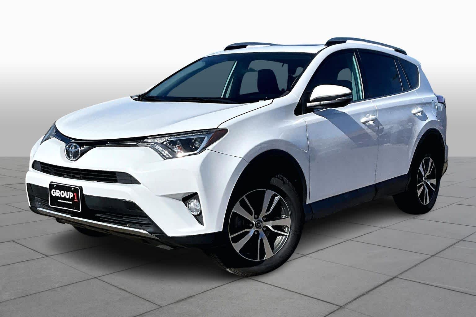 2016 Toyota RAV4 XLE's photo