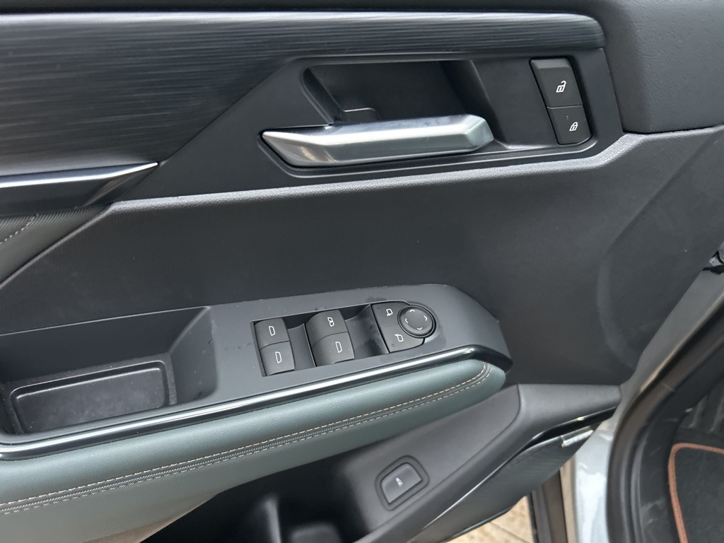 2025 Gmc Acadia AT4 photo 4