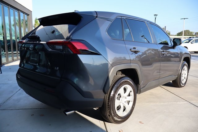 2025 Toyota RAV4 LE photo 3