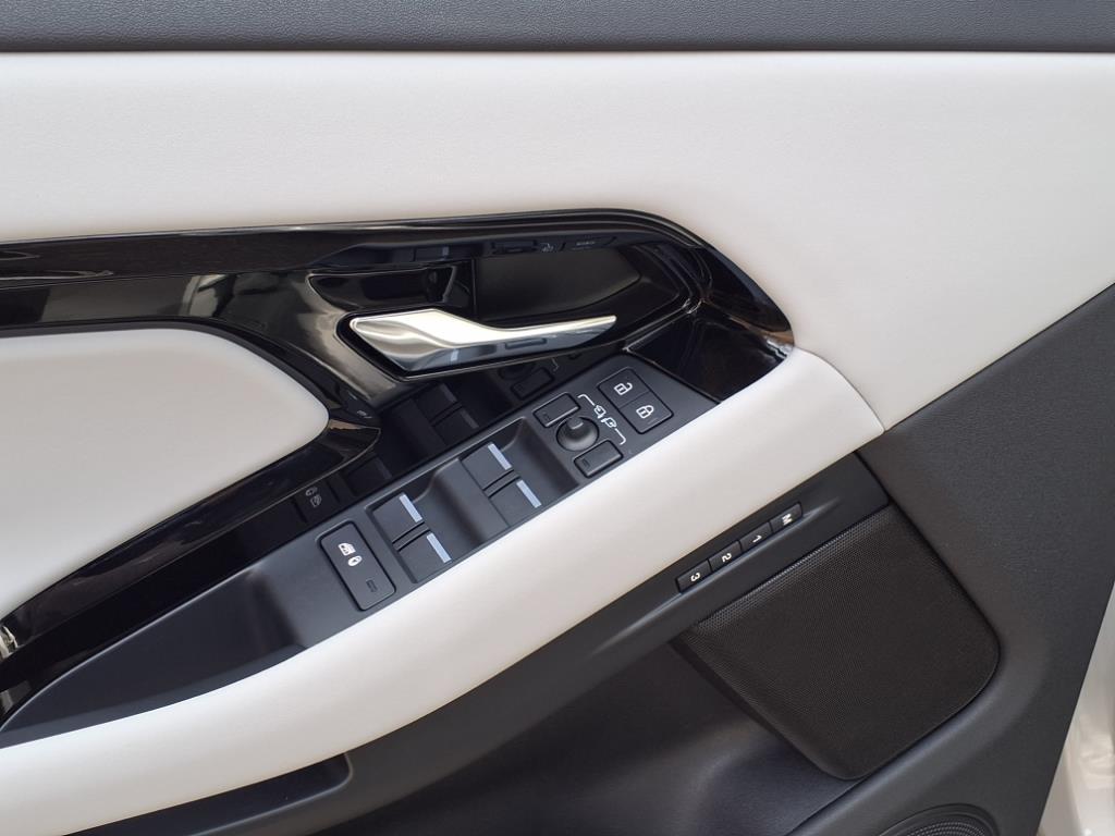 2025 Land Rover Range Rover Evoque S photo 10