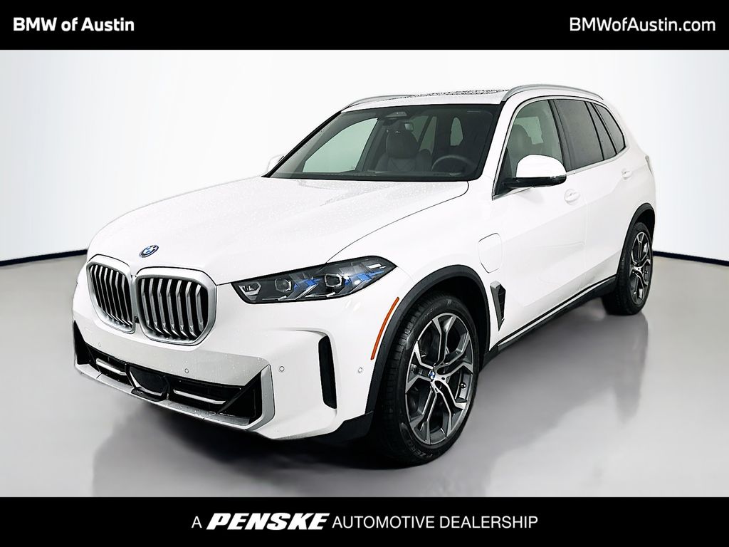 2026 BMW X5 50e's photo