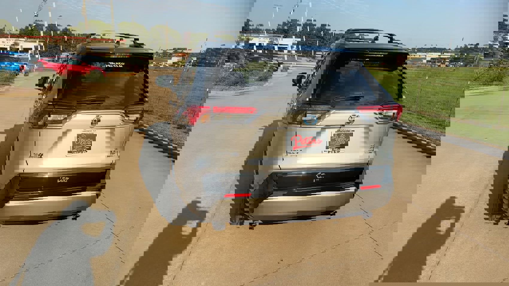 2023 Toyota RAV4 Hybrid XSE photo 6