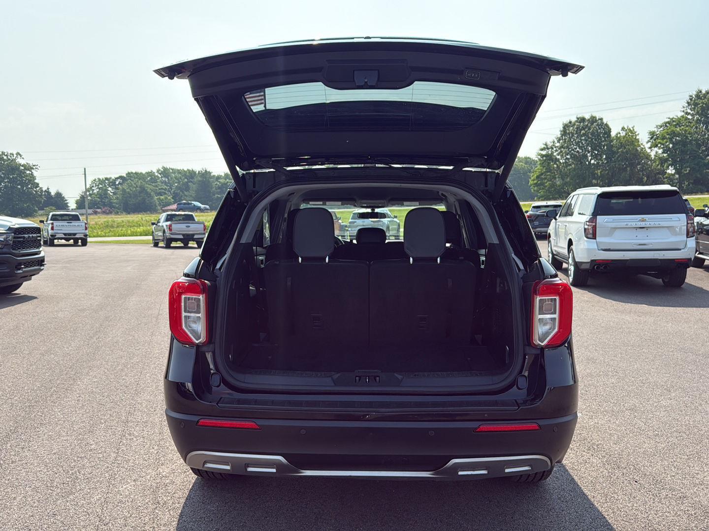 2023 Ford Explorer XLT photo 11