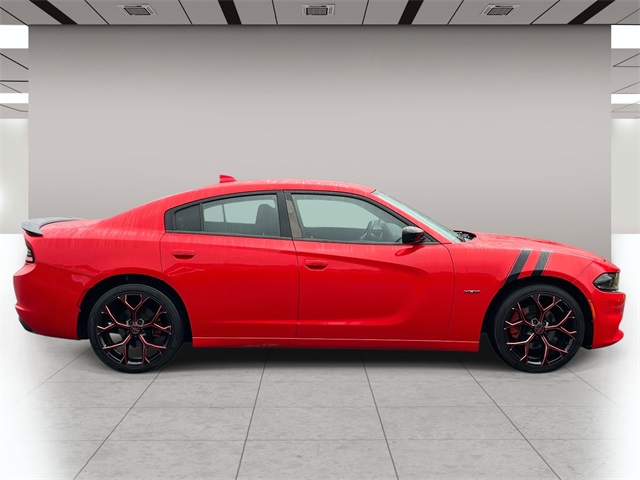 2018 Dodge Charger R/T photo 2