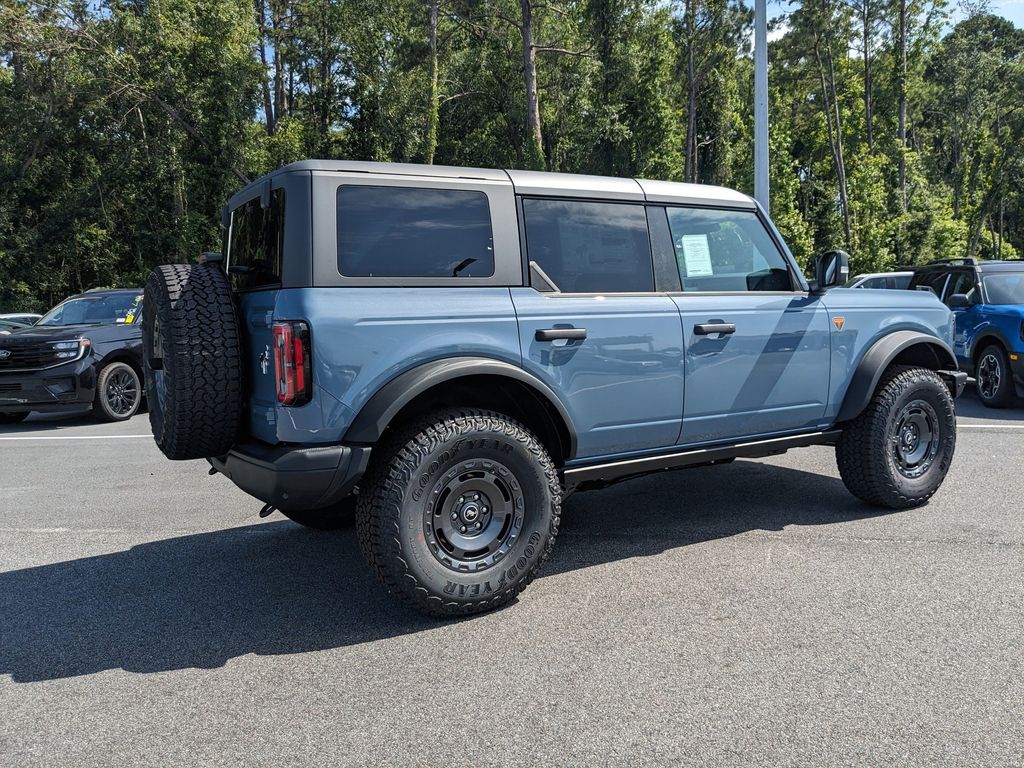 2025 Ford Bronco Badlands photo 2