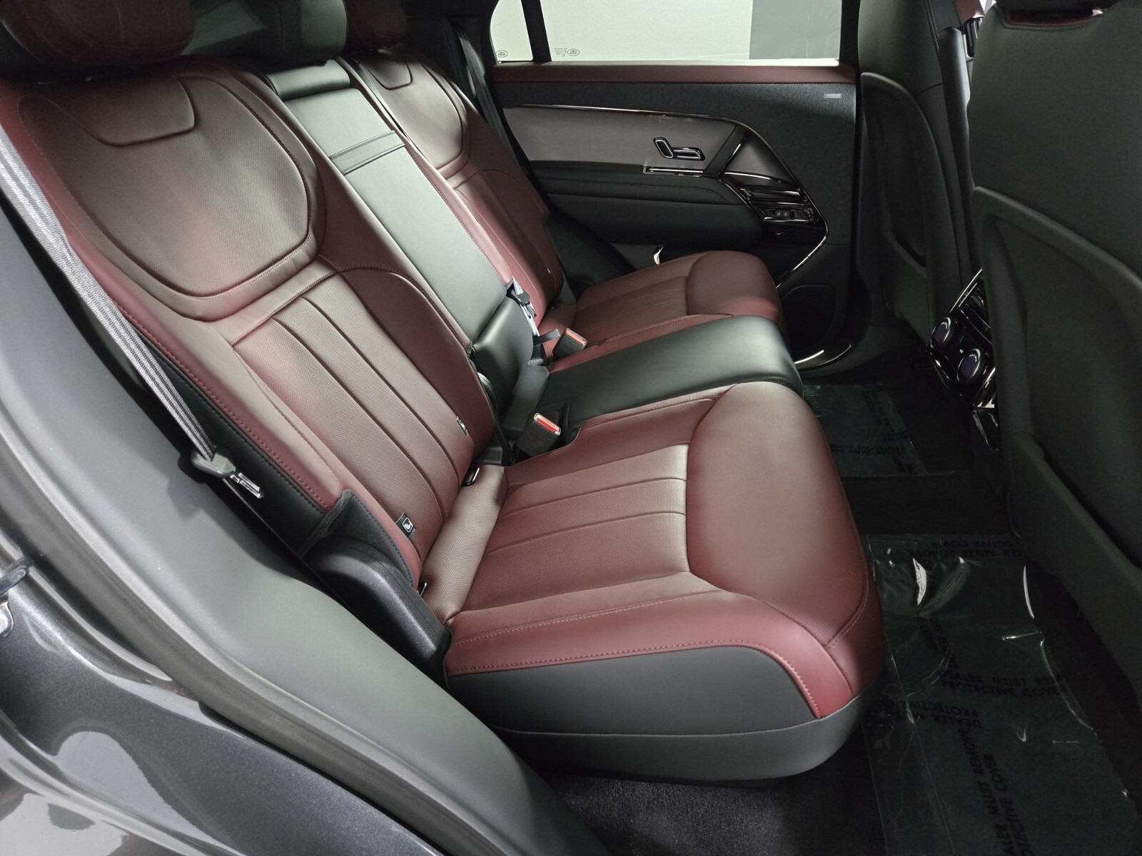 2025 Land Rover Range Rover Sport SE photo 16