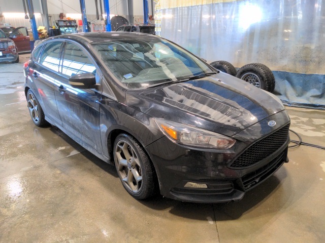 2018 Ford Focus ST's photo