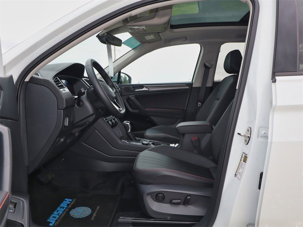 2024 Volkswagen Tiguan Wolfsburg Edition photo 11