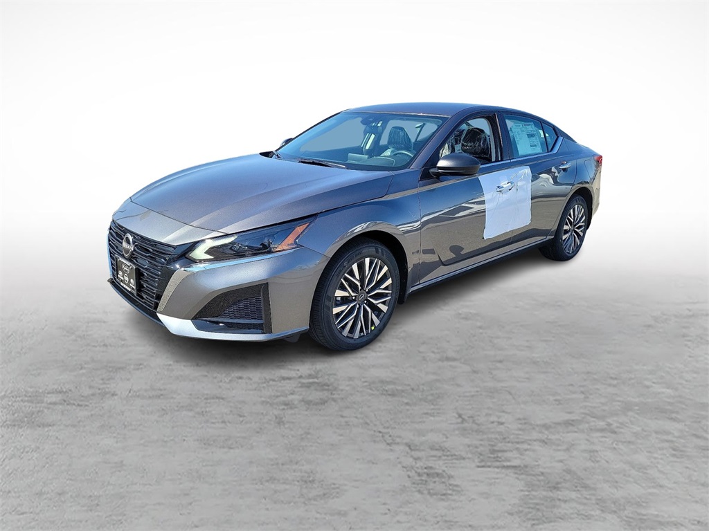 2025 Nissan Altima SV photo 3