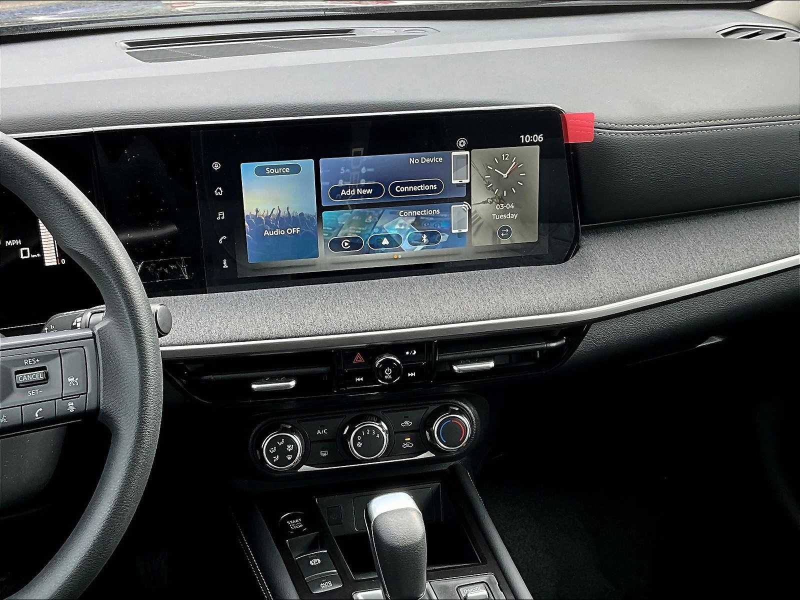 2025 Nissan Kicks SV photo 11