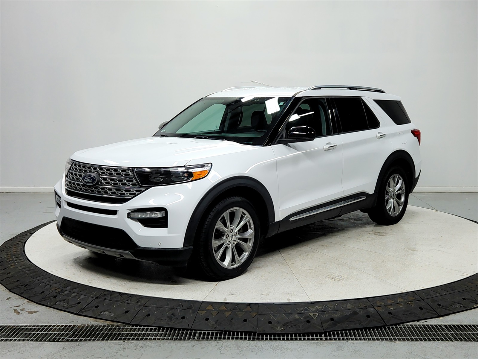 2024 Ford Explorer Limited photo 3