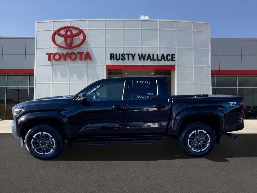 2024 Toyota Tacoma TRD Sport's photo