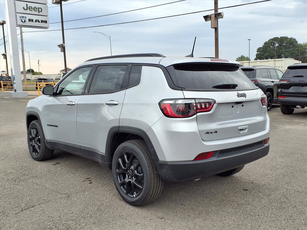 2026 Jeep Compass Latitude Altitude photo 2