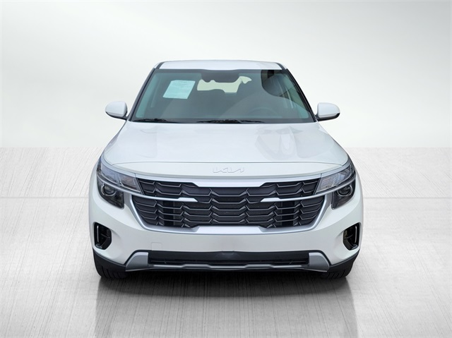 2024 Kia Seltos LX photo 8