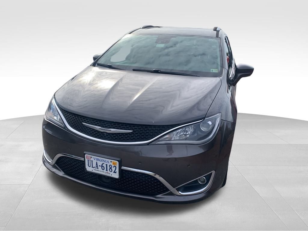 2017 Chrysler Pacifica Touring Plus photo 4