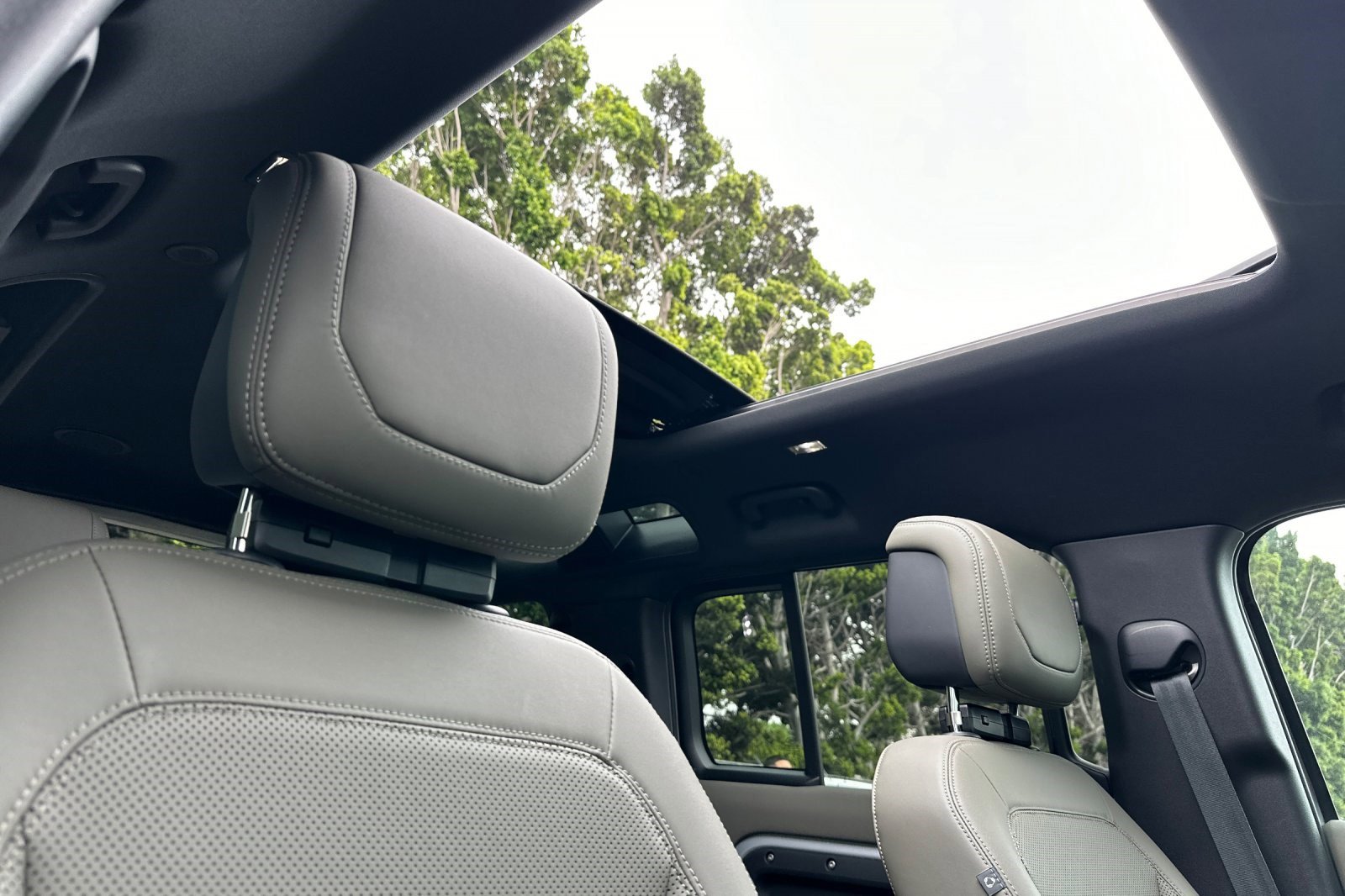 2023 Land Rover Defender 110 X photo 22