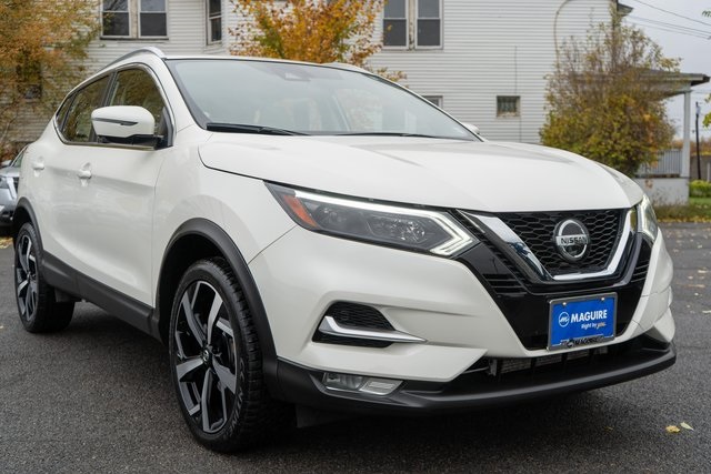 2022 Nissan Rogue Sport SL photo 3