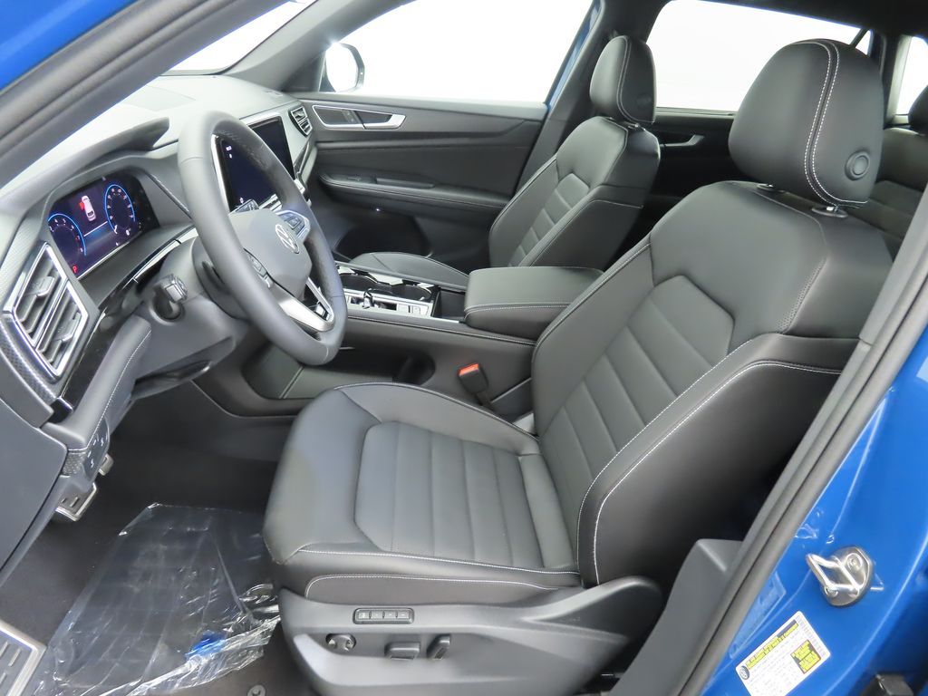 2026 Volkswagen Atlas Cross Sport SEL R-Line photo 19