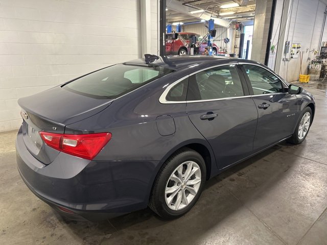 2025 Chevrolet Malibu 1LT photo 2