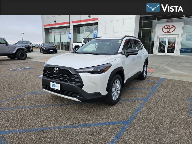 2026 Toyota Corolla Cross LE's photo