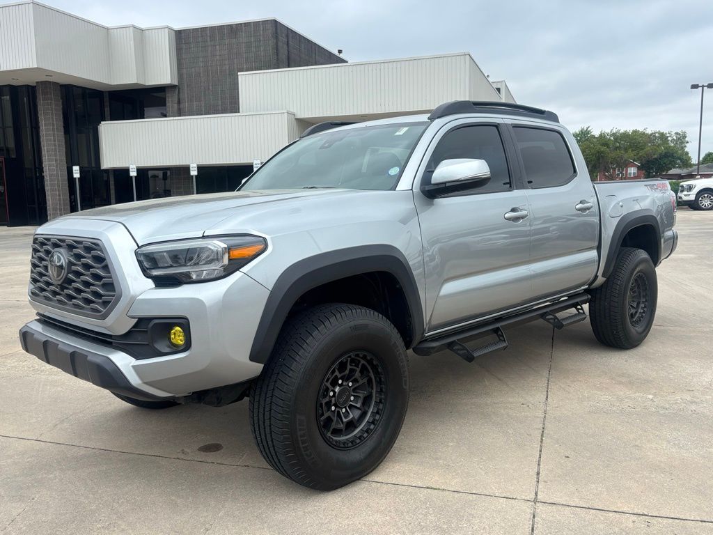 2023 Toyota Tacoma TRD Off-Road photo 2