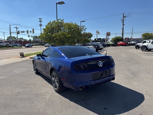 2014 Ford Mustang V6 Premium photo 7