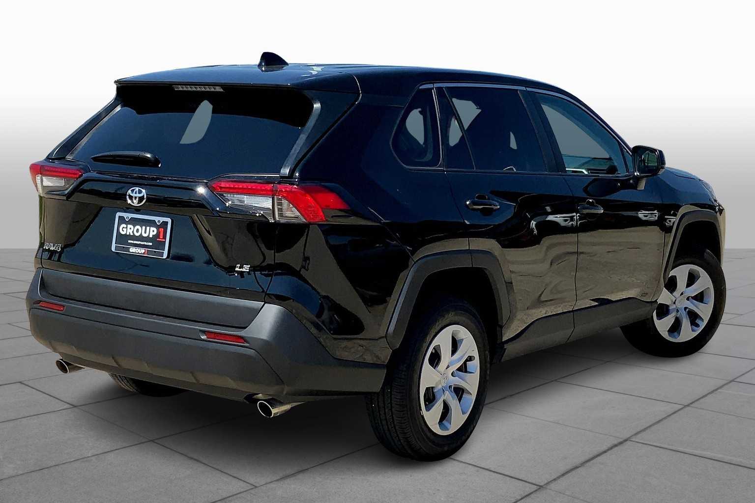 2025 Toyota RAV4 LE photo 11