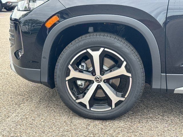 2025 Volkswagen Tiguan SE photo 9