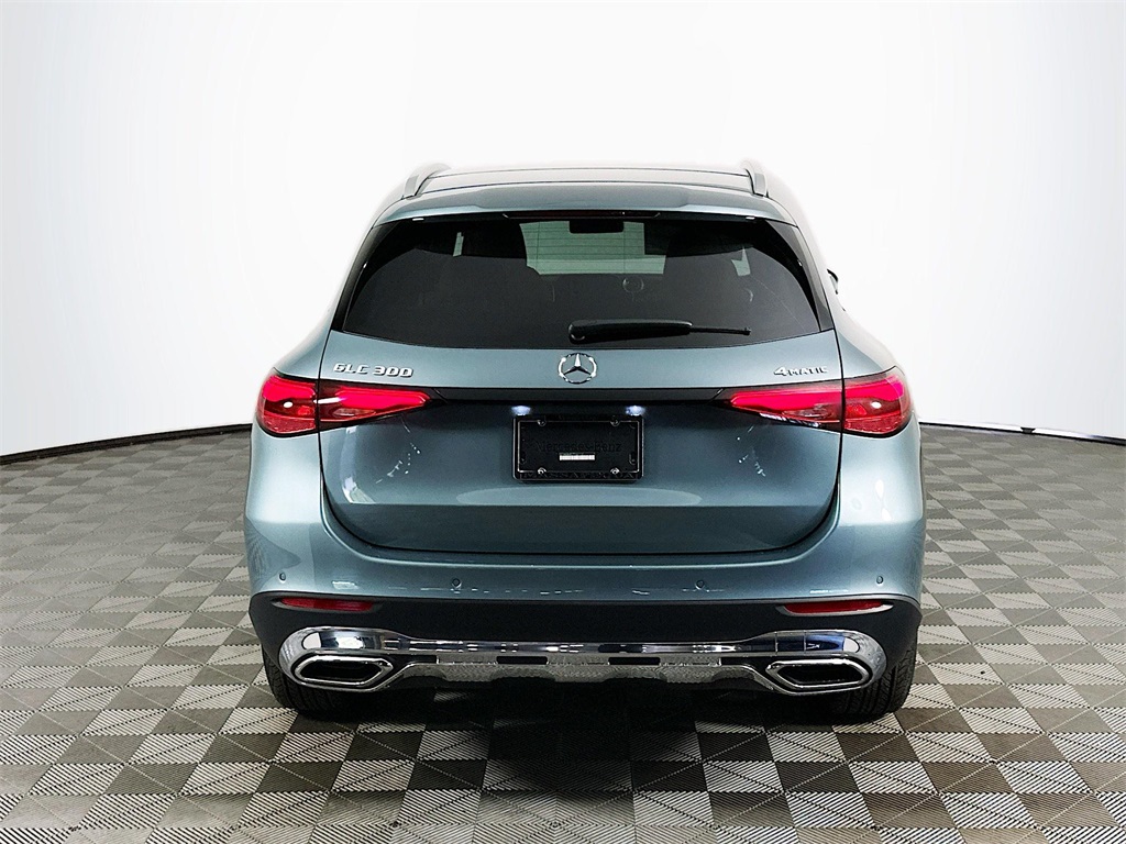 2026 Mercedes Benz GLC 300 4MATIC photo 4