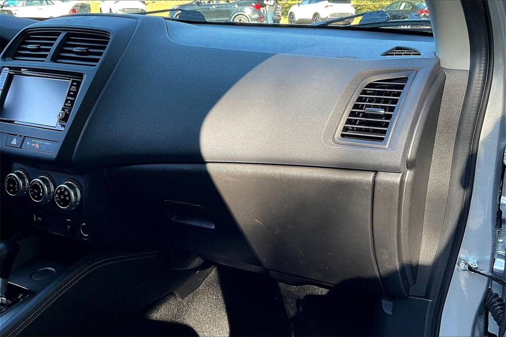 2022 Mitsubishi Outlander Sport ES photo 12