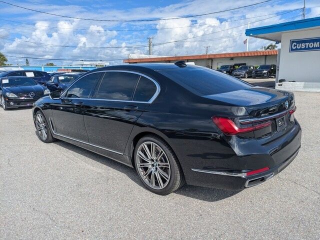 2020 Bmw 750i xDrive Sedan photo 4
