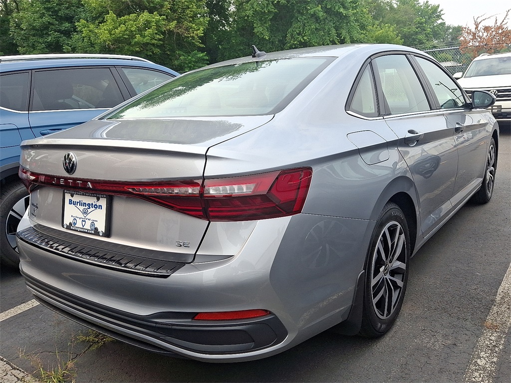2025 Volkswagen Jetta 1.5T SE photo 3