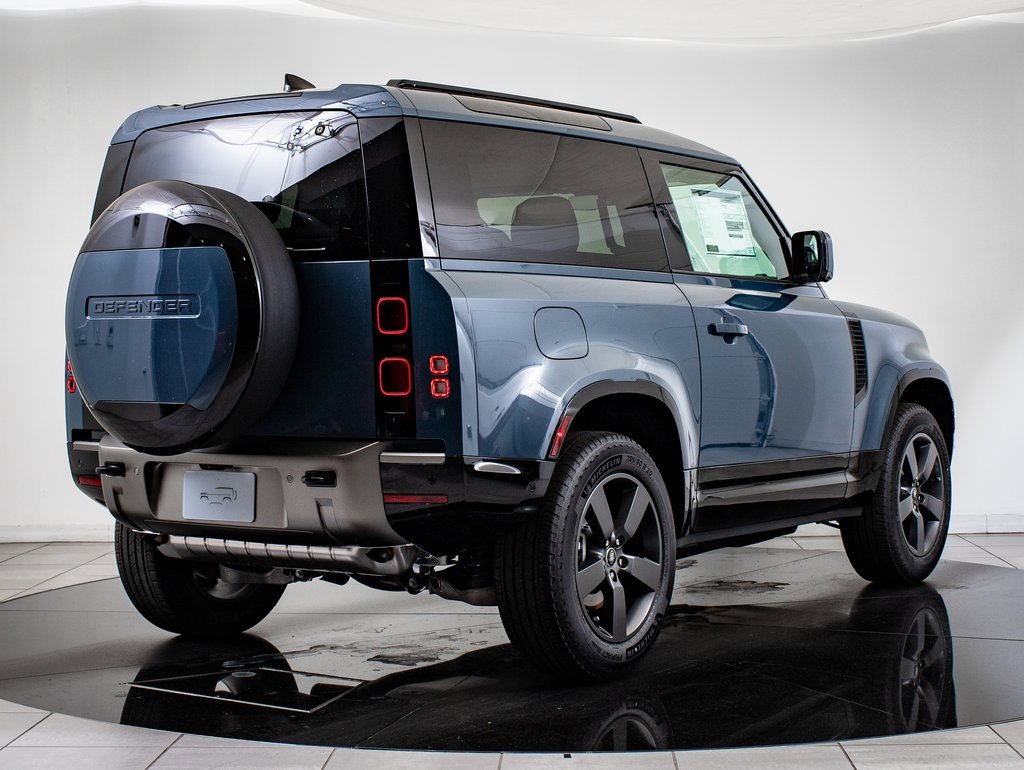 2025 Land Rover Defender 90 X-Dynamic SE photo 9