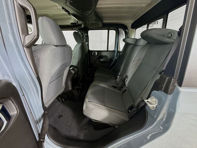 2025 Jeep Gladiator Willys photo 22
