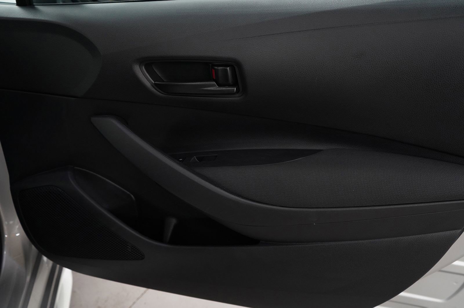 2024 Toyota Corolla LE photo 9