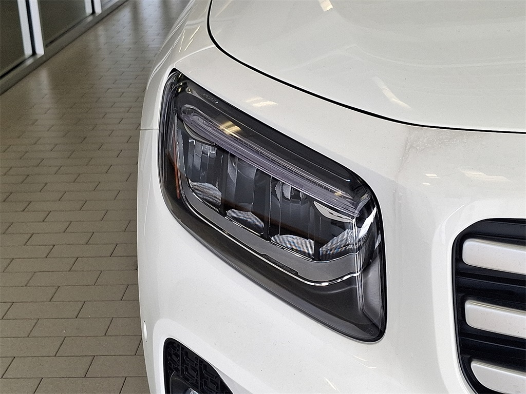 2026 Mercedes Benz GLB 250 4MATIC photo 5