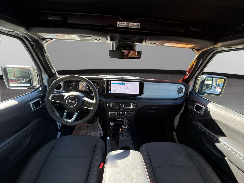 2024 Jeep Wrangler Sahara 4xe photo 17