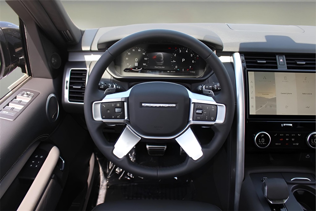 2025 Land Rover Discovery SE photo 11